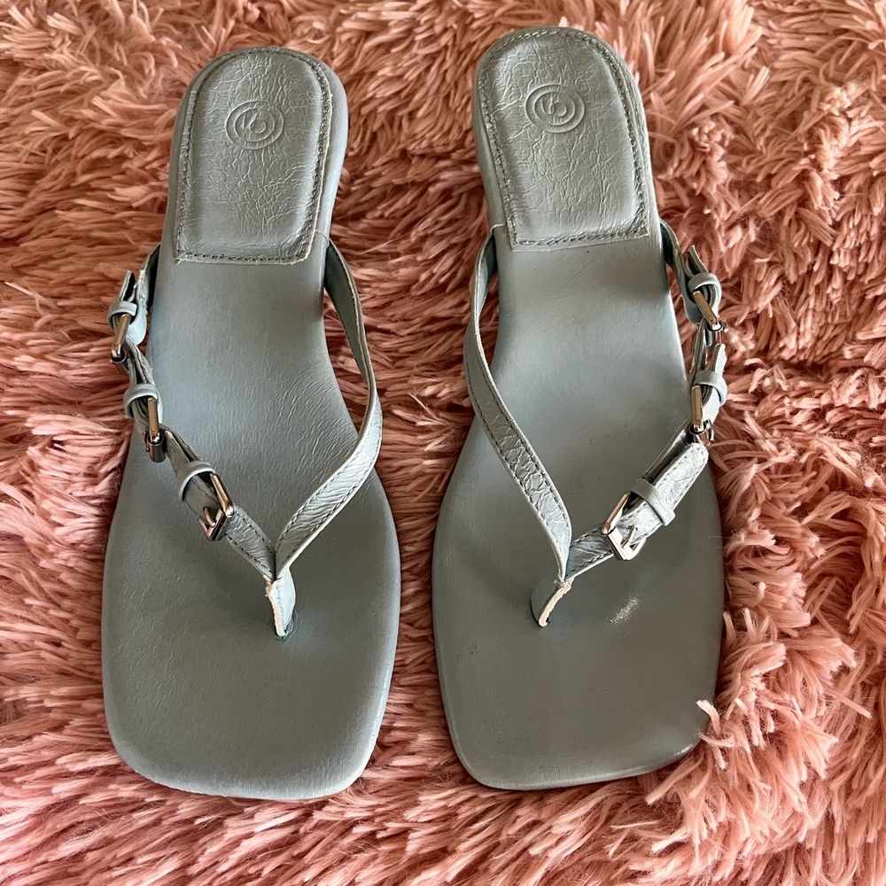 Urban Outfitters thong style kitten heels size 9 light blue